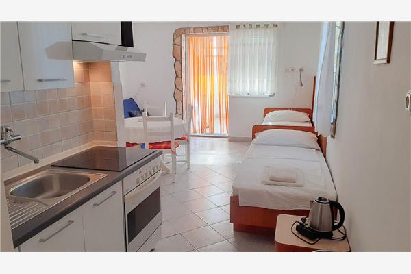 Apartment A2, for 3 persons