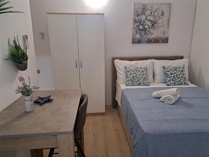 Apartment A5, for 2 persons