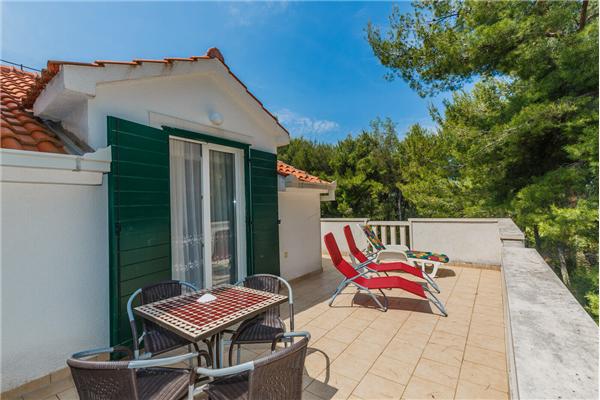 House K1, for 14 persons