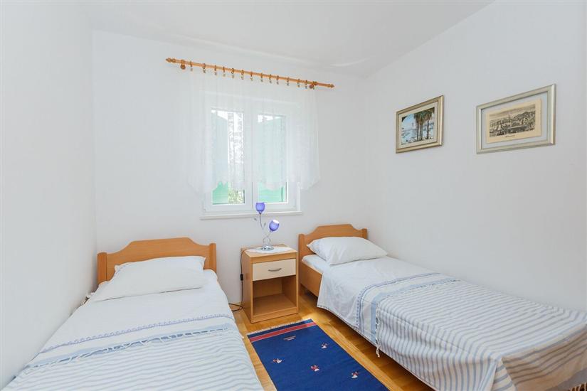 House K1, for 14 persons