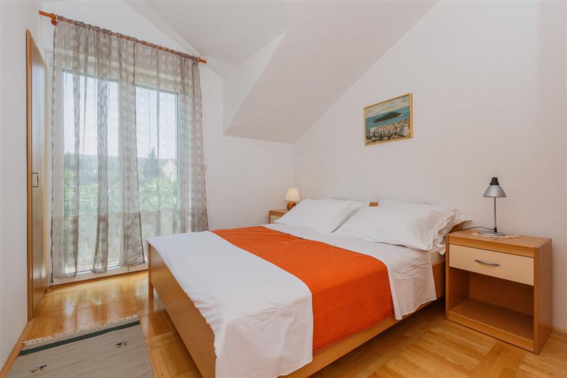 House K1, for 14 persons