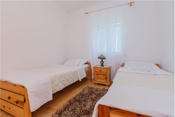 House K1, for 14 persons