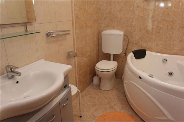 House K1, for 14 persons