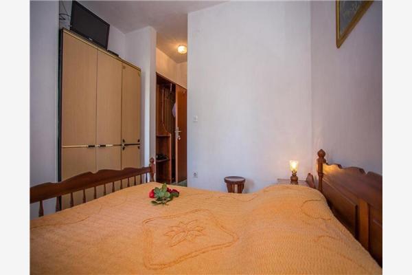 Room S6, for 2 persons