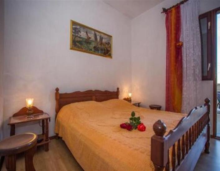 Room S6, for 2 persons