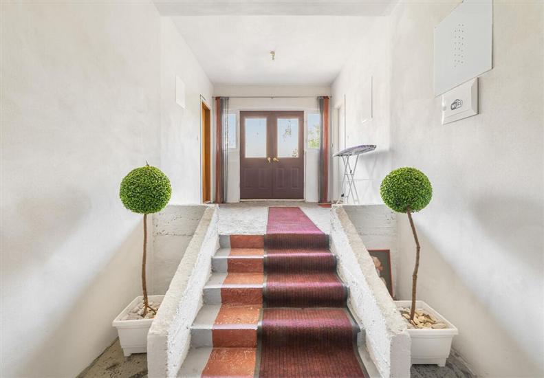 Apartments and Room Anita