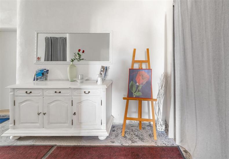 Apartments and Room Anita