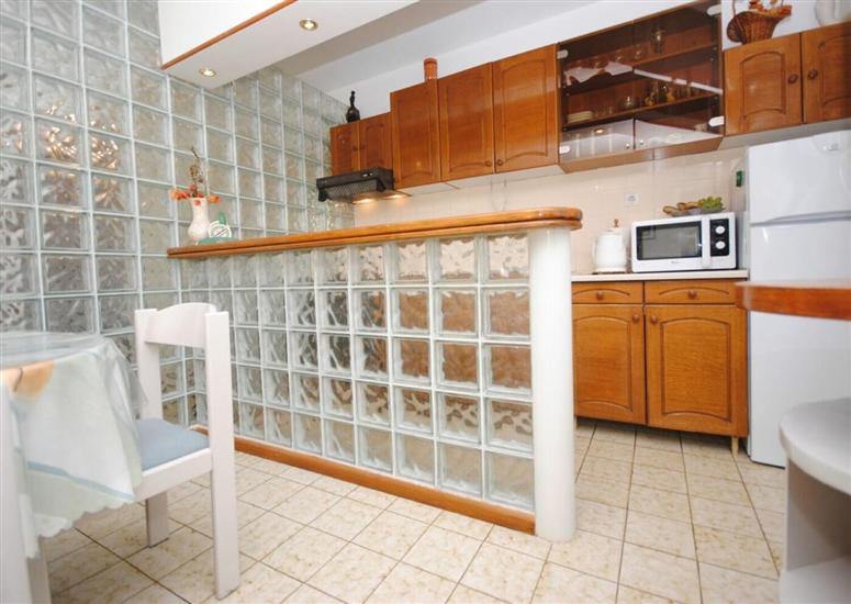 Apartment A1, for 6 persons