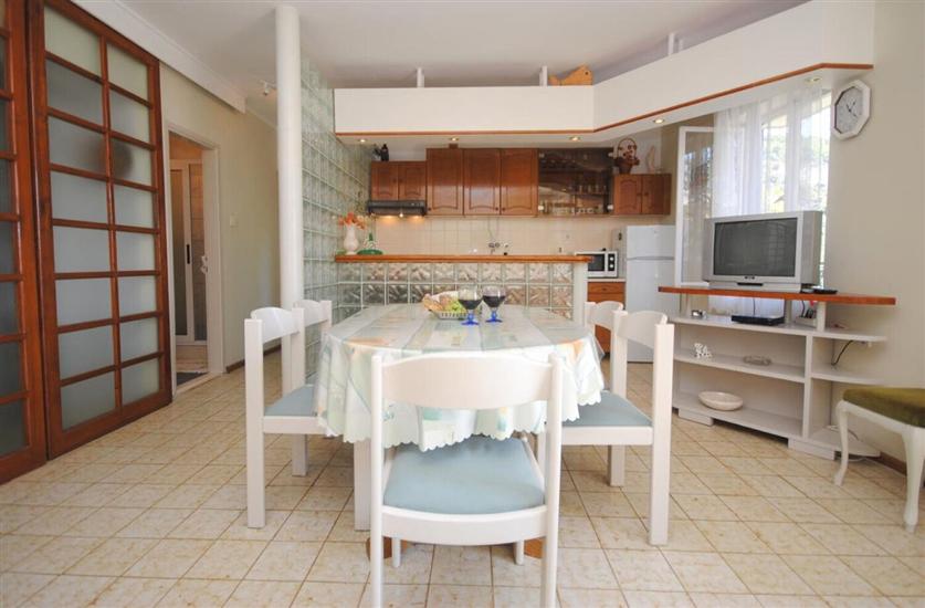 Apartment A1, for 6 persons