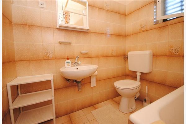 Apartment A1, for 6 persons