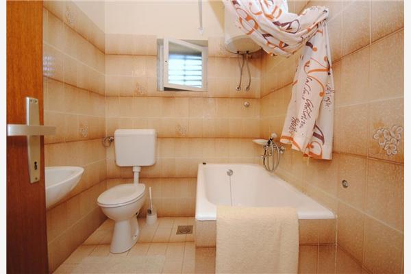 Apartment A1, for 6 persons