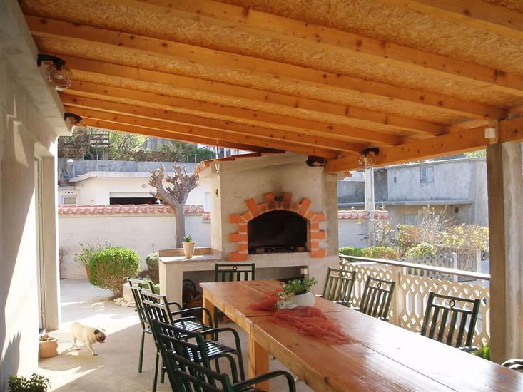 Apartment and Rooms Mila