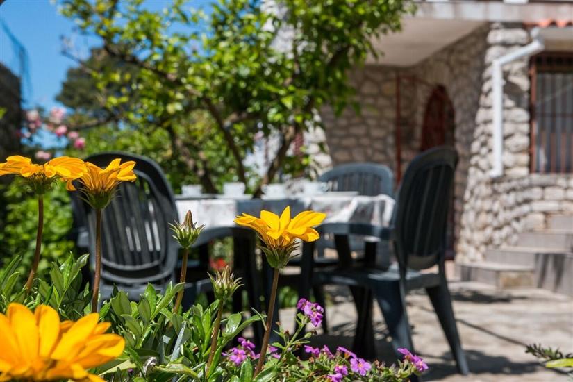 Apartment A1, for 5 persons