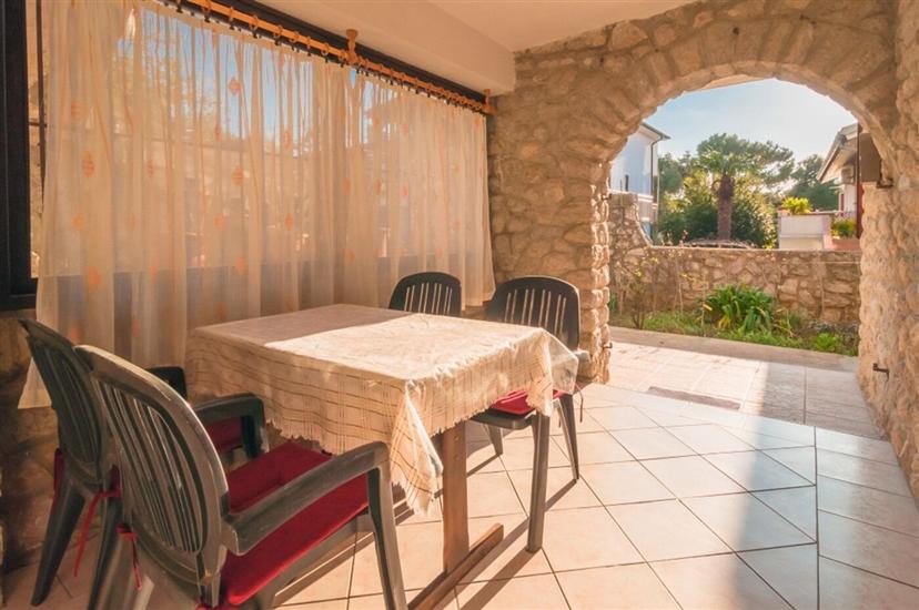 Apartment A1, for 5 persons