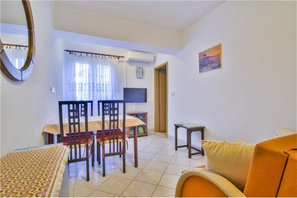 Apartment A1, for 5 persons