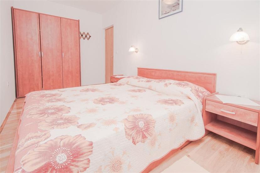 Apartment A1, for 5 persons