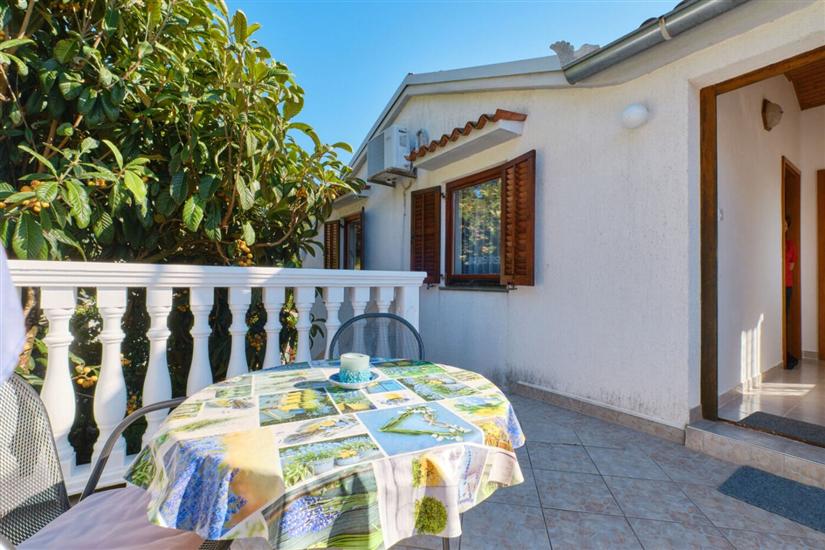 Apartment A2, for 3 persons