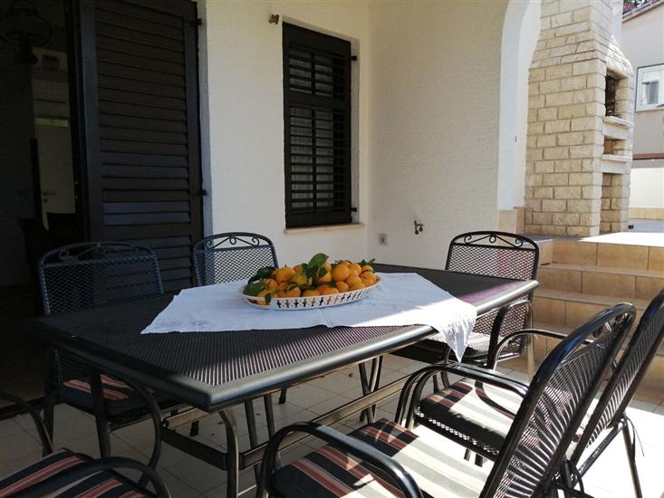 Apartment A1, for 7 persons