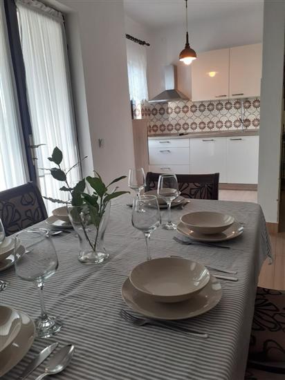 Apartment A1, for 7 persons