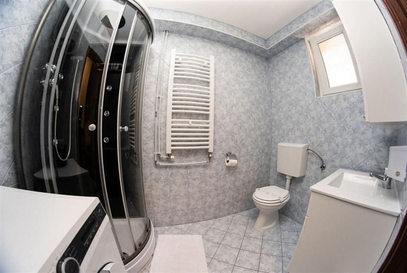 Apartment A1, for 6 persons