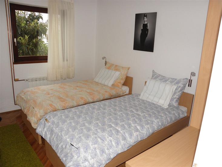 Apartment A2, for 5 persons