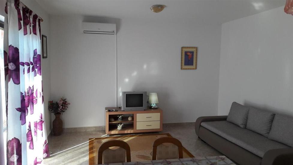 Apartment A1, for 5 persons