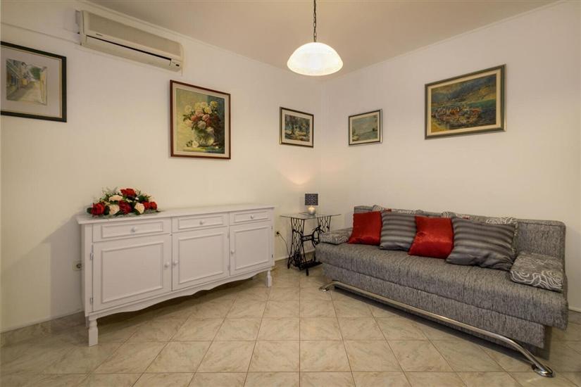 Apartment A1, for 8 persons