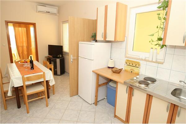 Apartment A1, for 5 persons