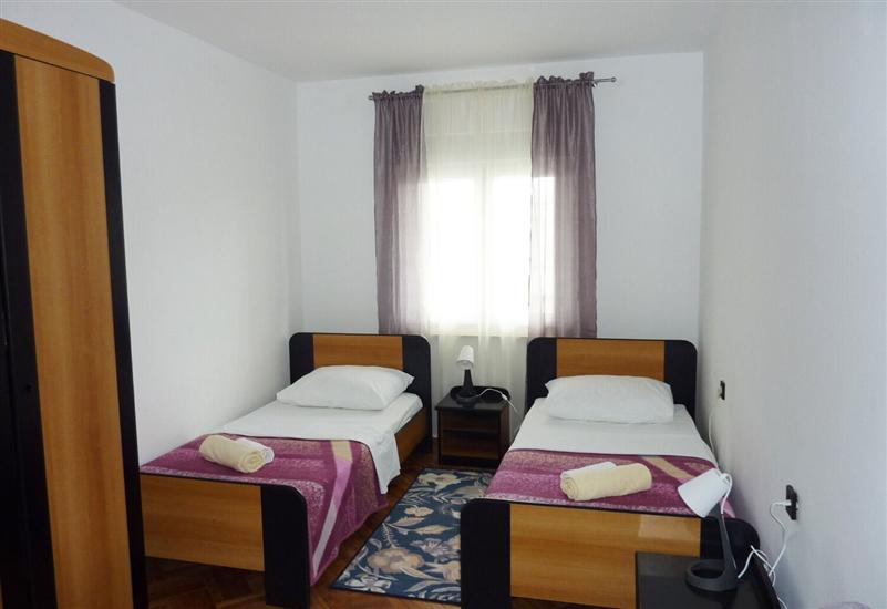Apartment A2, for 5 persons