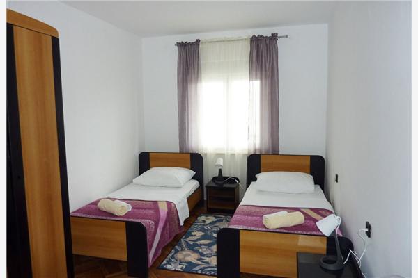 Apartment A2, for 5 persons