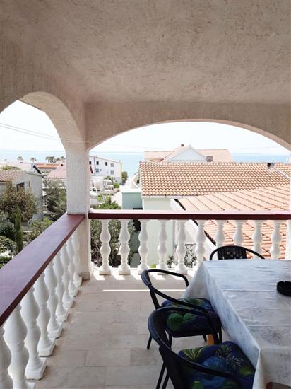 Apartment A4, for 5 persons