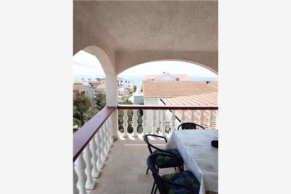 Apartment A4, for 5 persons