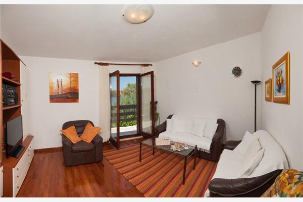 House K1, for 10 persons