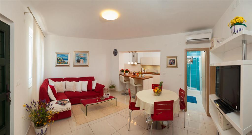 House K1, for 10 persons