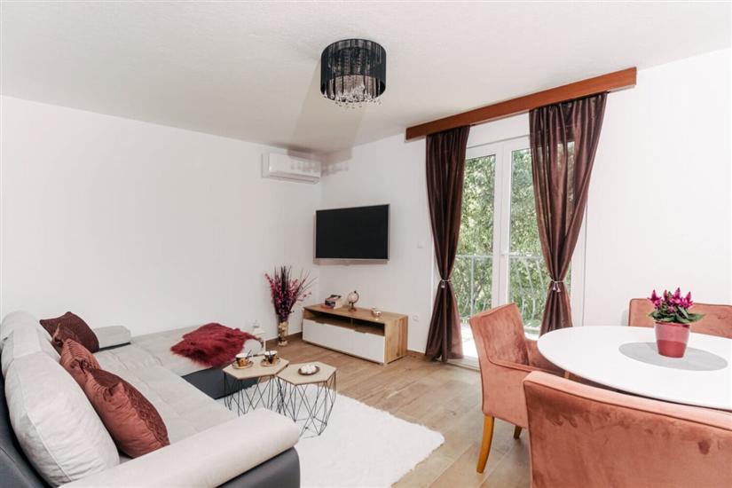 Apartment A6, for 6 persons