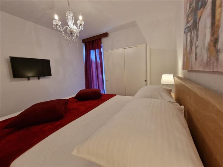 Apartment A6, for 6 persons