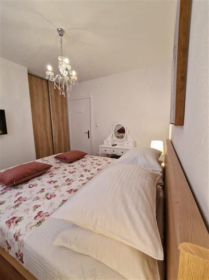 Apartment A6, for 6 persons