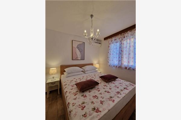 Apartment A6, for 6 persons