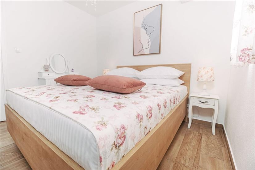 Apartment A6, for 6 persons