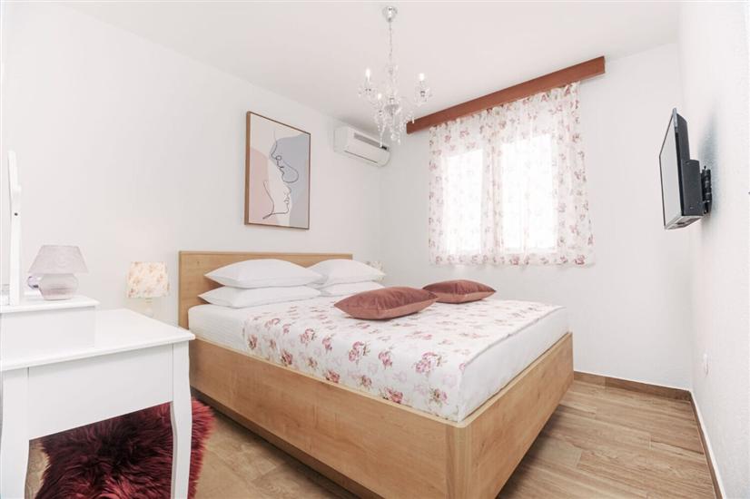 Apartment A6, for 6 persons