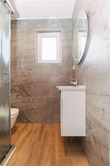 Apartment A6, for 6 persons