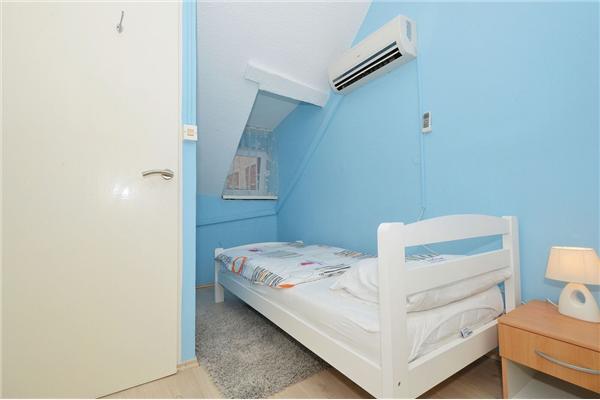 Apartment A1, for 5 persons