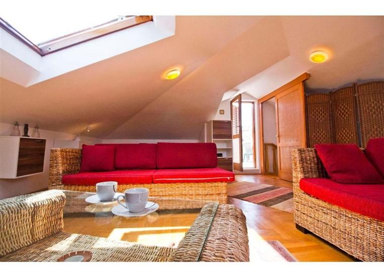 Apartment A1, for 8 persons