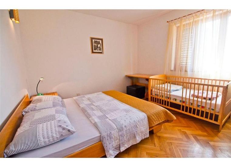 Apartment A1, for 8 persons