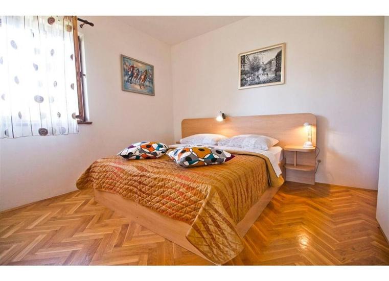 Apartment A1, for 8 persons