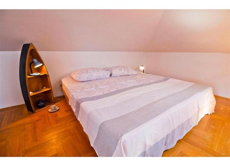 Apartment A1, for 8 persons