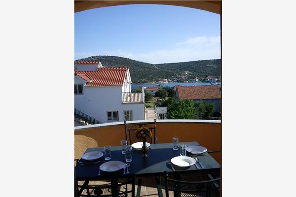 Apartment A4, for 4 persons