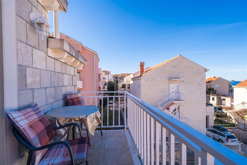 Apartment A1, for 5 persons