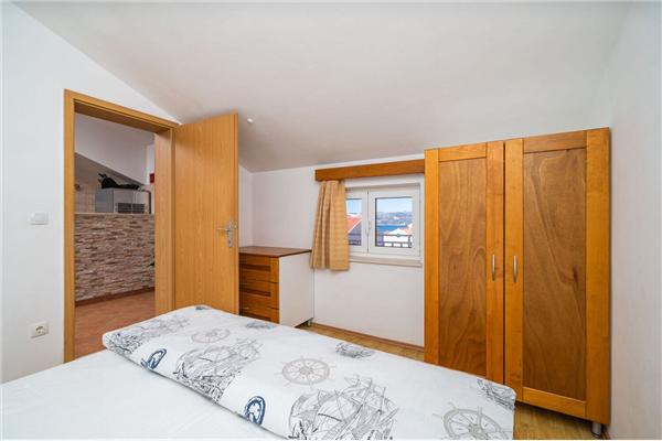 Apartment A1, for 5 persons