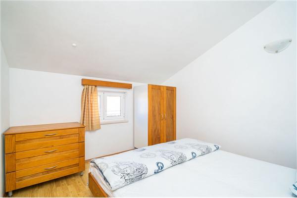 Apartment A1, for 5 persons